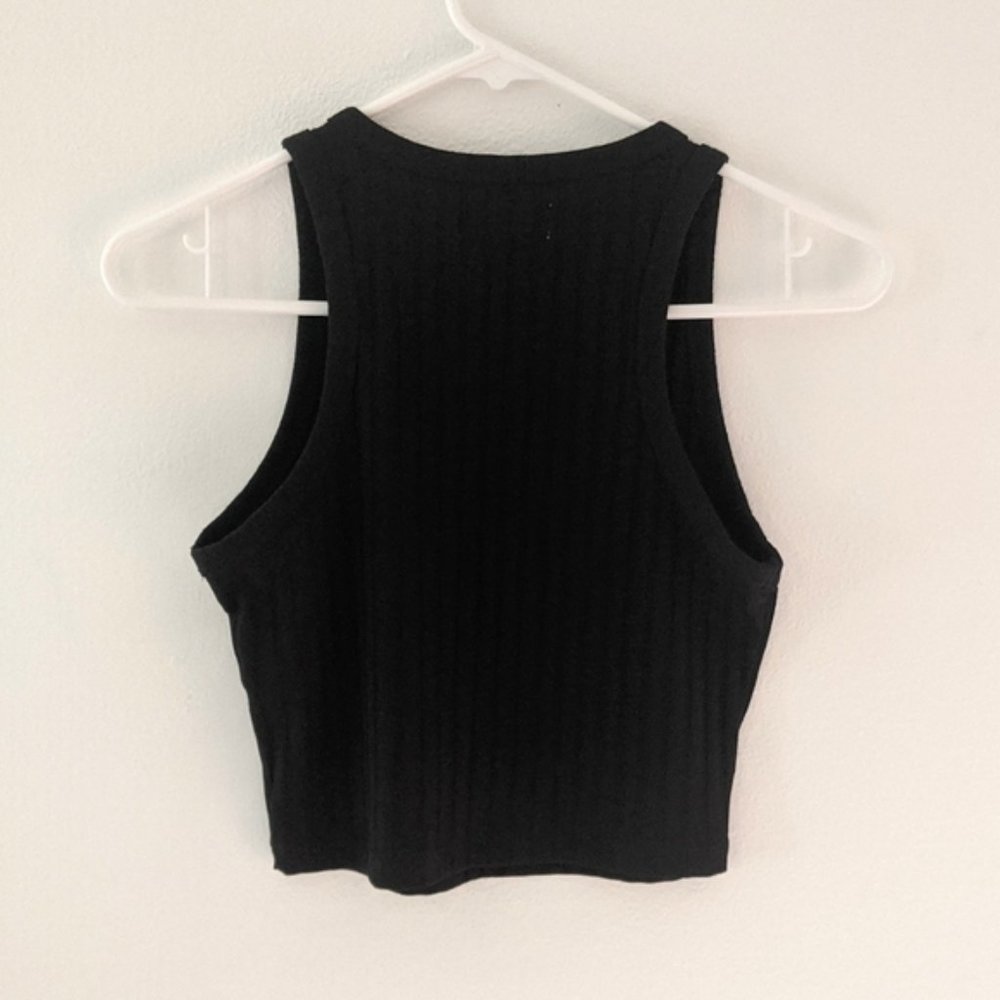 NWOT Abercrombie Ribbed High-necked Black Crop Top Size XS - Picture 4 of 4
